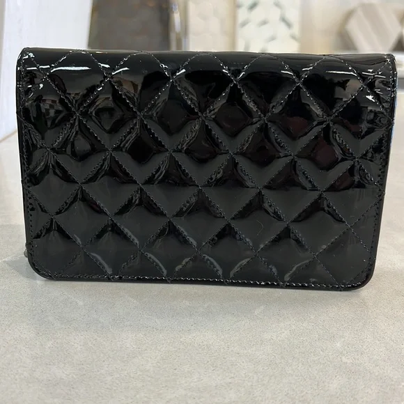 Patent leather black mini crossbody bag. - Picture 4 of 5